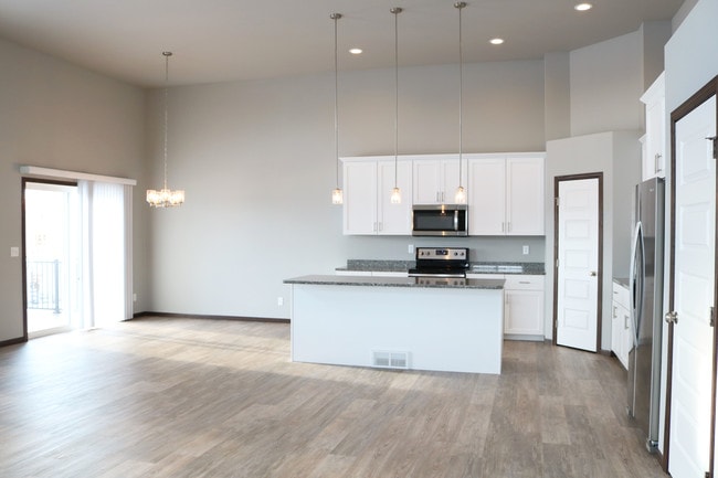 Building Photo - Shadow Creek Townhomes
