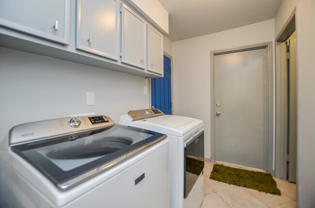 Building Photo - 1702 Cherry Bend Dr