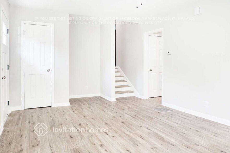 Building Photo - 982 Hutchens Rd SE