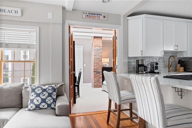 Building Photo - 22 Stockholm St