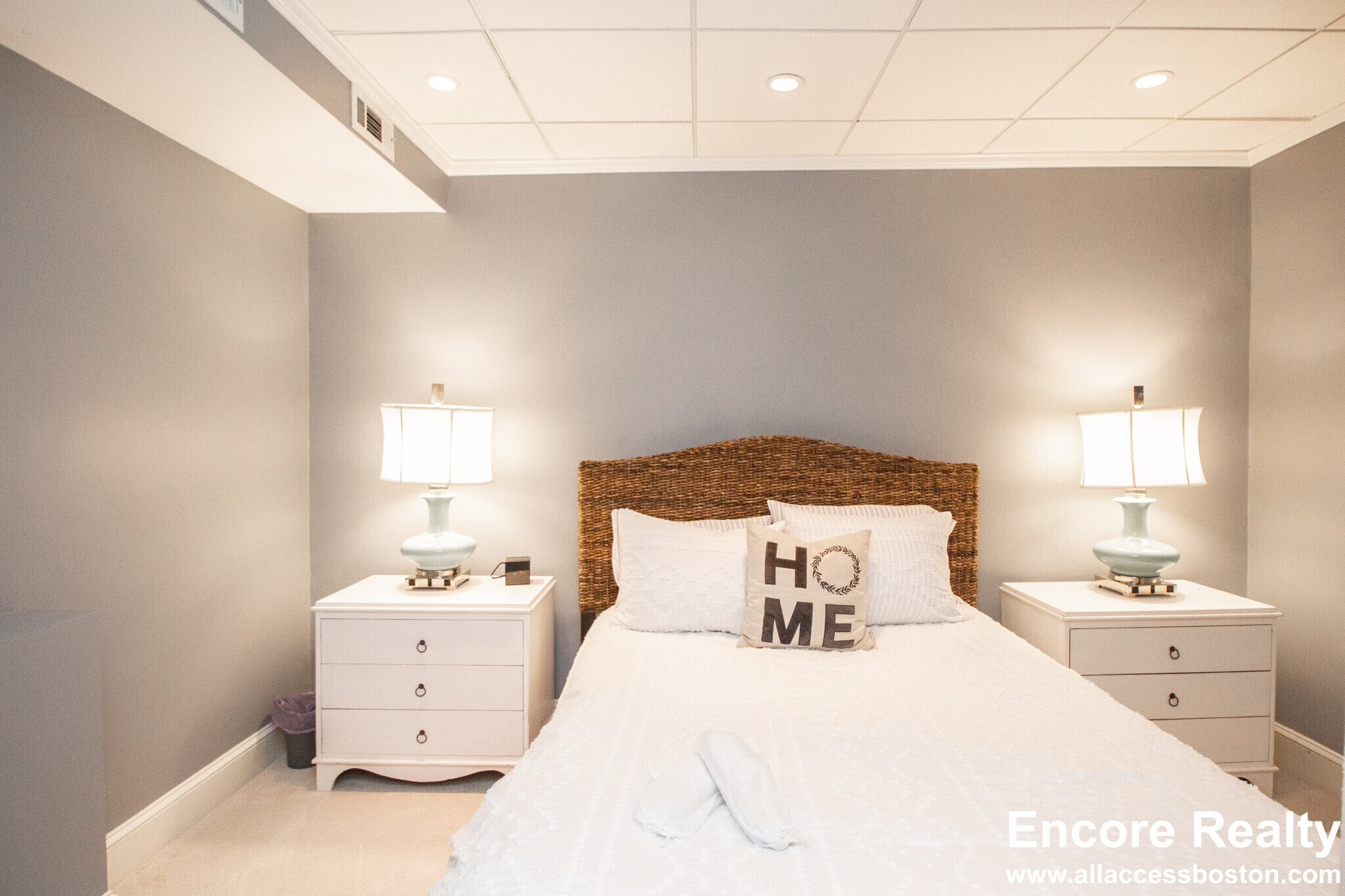 Building Photo - 1253 Beacon St