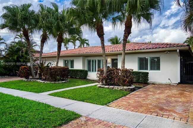 Building Photo - 2085 Ixora Rd