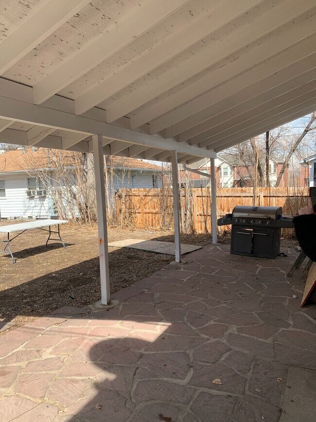 Building Photo - PRE-LEASING FOR JUNE