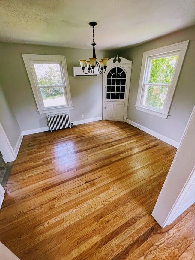 Building Photo - 3 Bedroom Home in Lynchburg