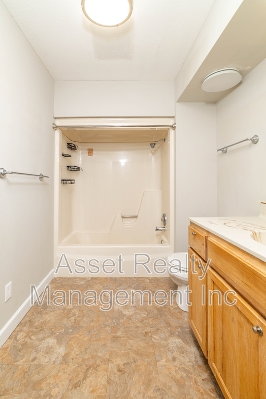 Building Photo - 11719 S Williamsburg Dr