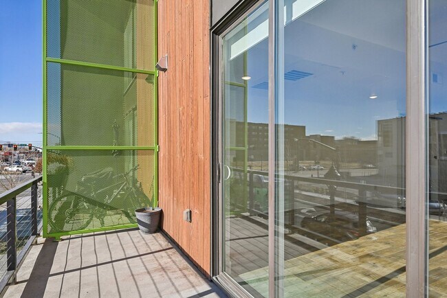 Building Photo - 2BR/2.5BA Condo in Central Ninth | Mountain Views, Solar & Walk to Everything