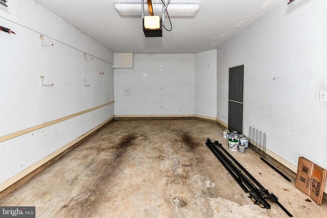 Building Photo - 4014 Rosemeade Dr