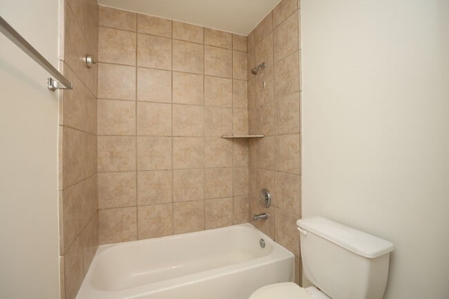 Building Photo - 5007 Creekbridge Ct