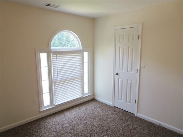 Building Photo - 4479 Cabinwood Turn