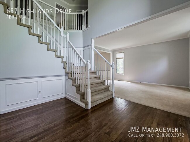 Building Photo - 657 Highlands Dr