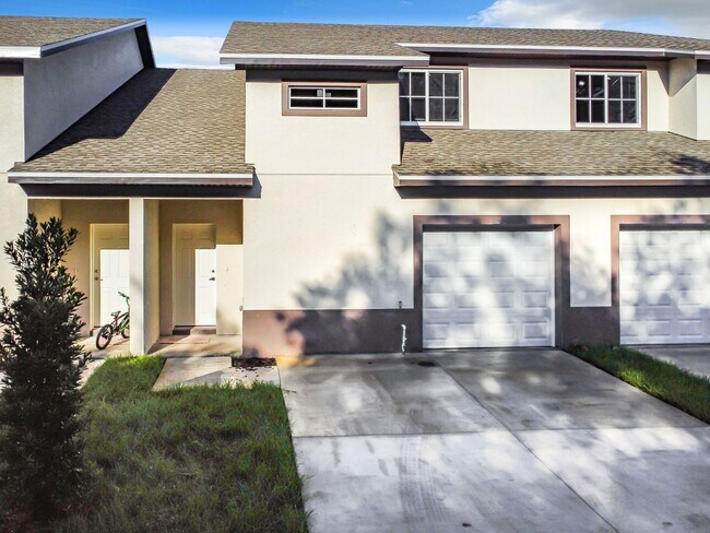 Building Photo - Townhouse For Lease in Saint Cloud