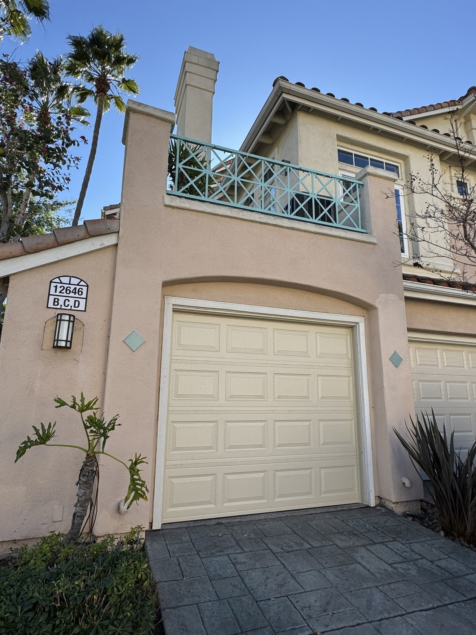 Garage with driveway parking for second car or guest parking - 12646 Springbrook Dr