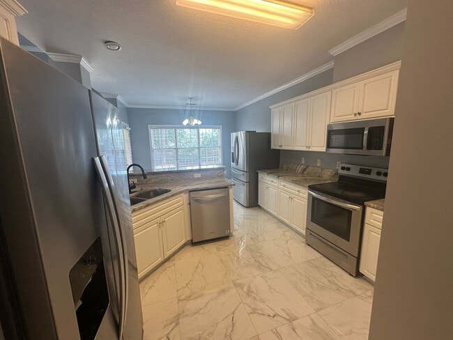 Building Photo - Beautiful 5 BR, 2.5 BA Home in Columbia County!