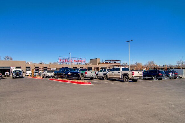 Building Photo - 4 Bed 2.5 Bath Available Now in Sloans Lake!