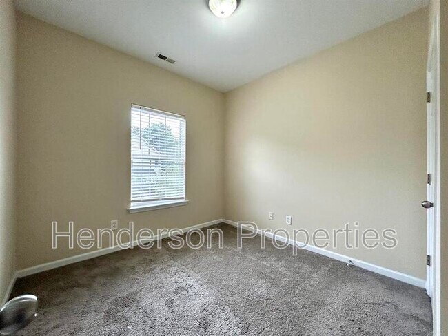 Building Photo - 125 Charterhouse Ln