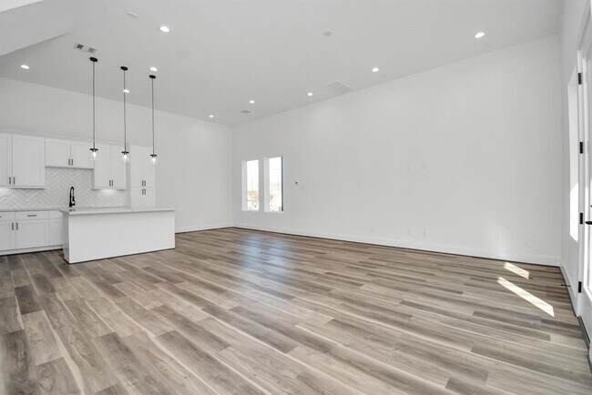 Building Photo - 1507 Robin St