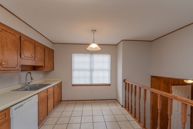 Building Photo - 3 Bed/2.5 Bath House for Rent in Martinez w/ Garage & Fenced Back Yard