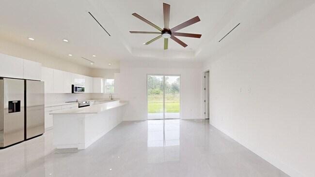 Building Photo - 6048 Stratton Rd