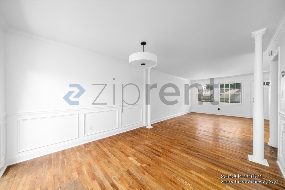 Building Photo - 2825 Northeast Expy