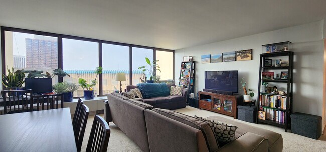 Building Photo - 2800 N Lake Shore Dr