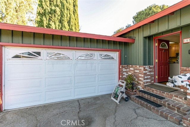 Building Photo - 10706 Rhodesia Ave