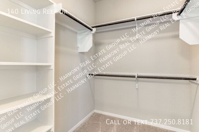 Building Photo - 140 Living Reef Dr