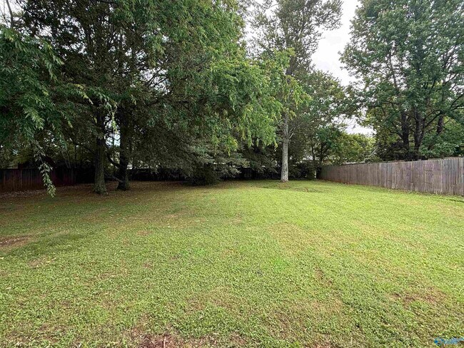 Building Photo - 115 Populus Dr