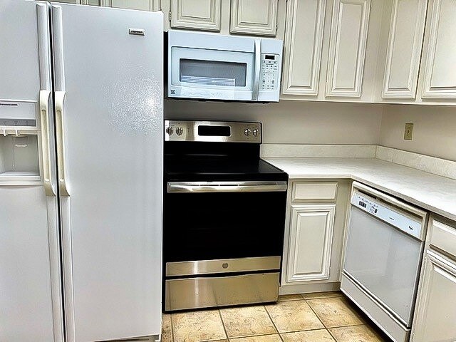 Building Photo - 3140 Devonshire Dr