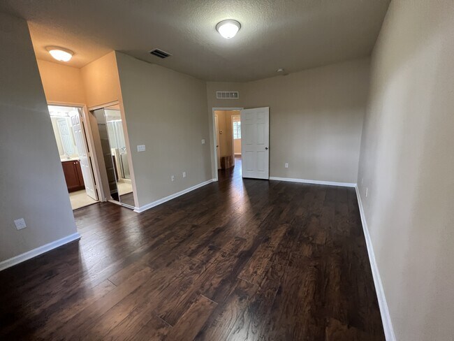 Building Photo - 3222 NW 31st Terrace