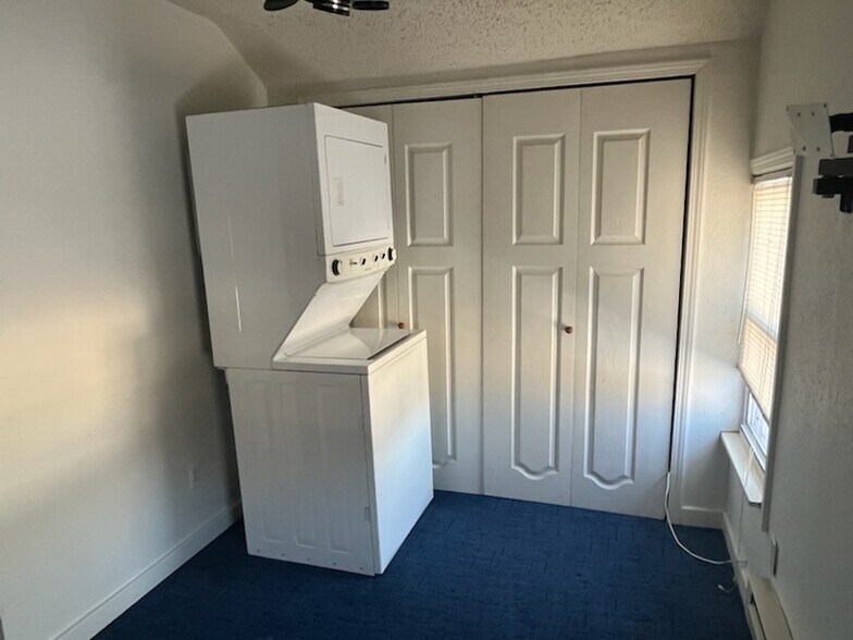 Building Photo - 318 S Bailey St