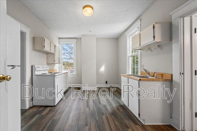 Building Photo - 1603 Highland Ave