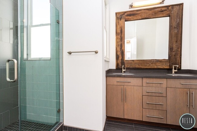 Building Photo - SOPHISTICATED 2-BD DREAM HOME WITH DIGITAL...