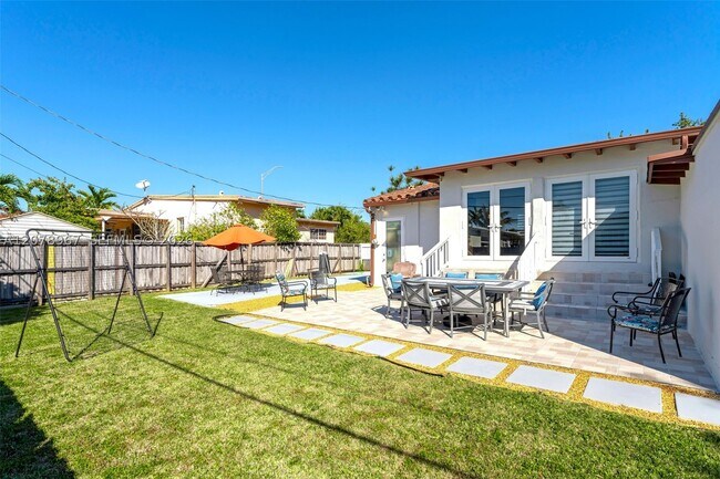 Building Photo - 3110 SW 82nd Ave