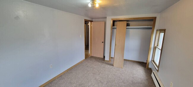 Building Photo - 307 Lake St