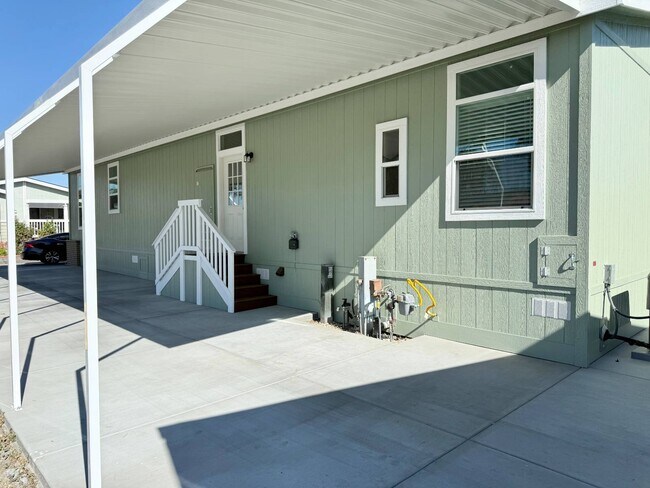 Building Photo - 11 Palm Via