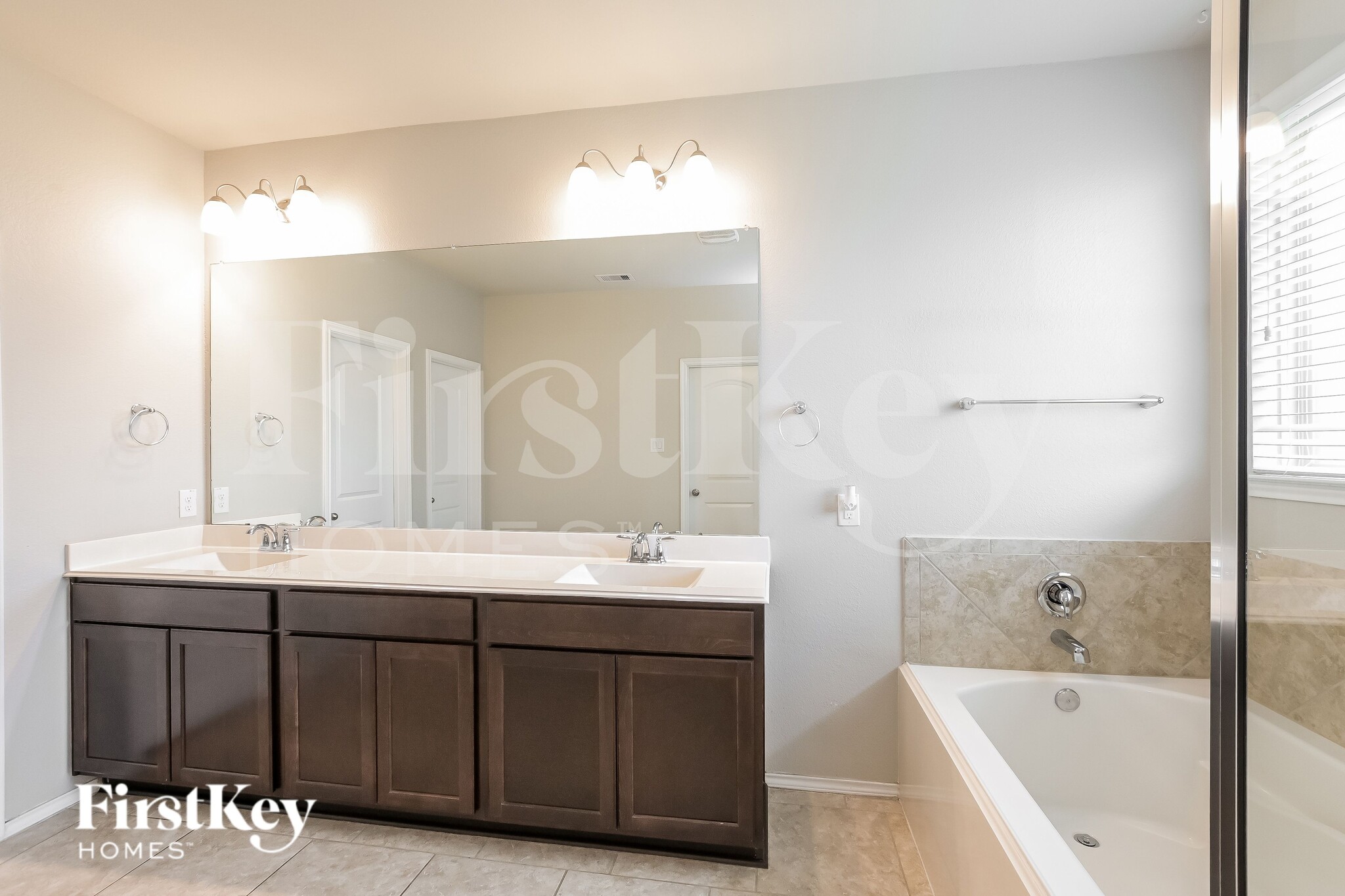 Building Photo - 4711 Creekside Hvn Trl