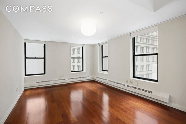 Building Photo - 55 Wall St