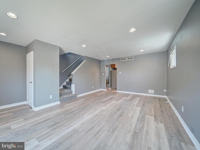Building Photo - 2611 Keating St