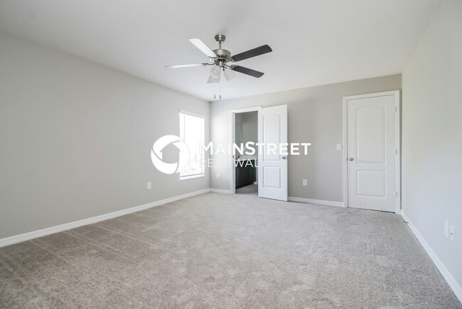 Building Photo - 127 Tulip Ln