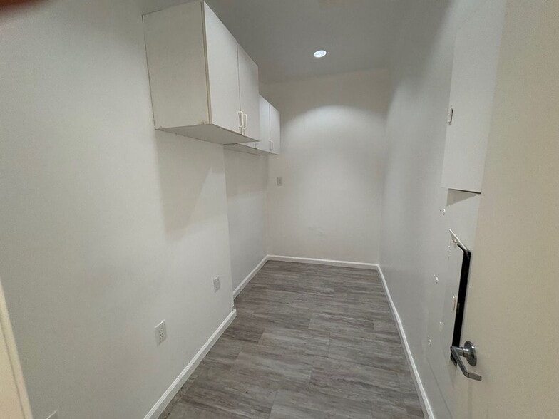 Building Photo - 1817 W Beverly Blvd