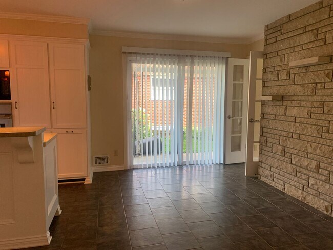 Building Photo - Gorgeous, Updated 3 Bedroom, 2 Bath Ranch ...