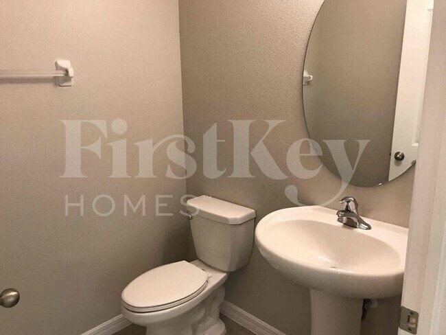 Building Photo - 9652 Sage Creek Dr