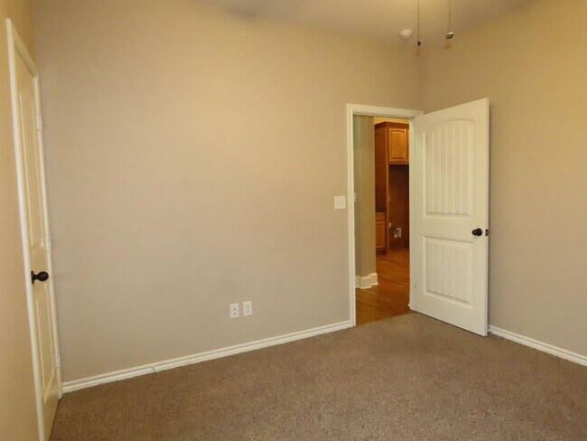 Building Photo - Extraordinary 3 Bedroom, 2 Bath Home in Southeast Tyler! Coming Soon!