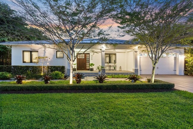Building Photo - 940 Greenbriar Dr