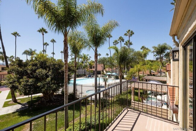 Building Photo - Beautifully remodeled home in the desirabl...