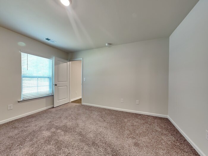 Building Photo - 306 Crooked Pne Ct