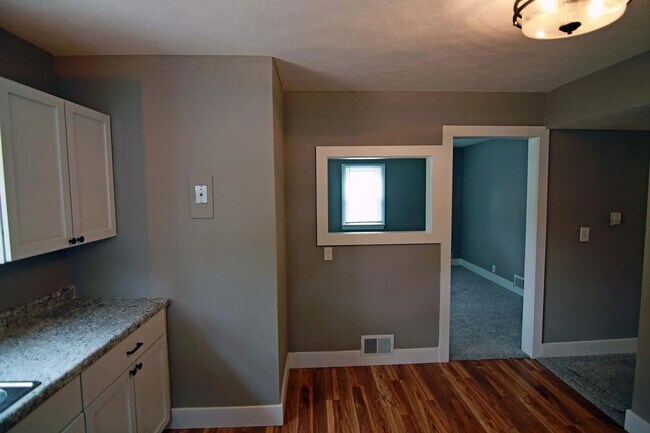 Building Photo - Omaha Ranch Home For Rent