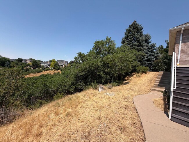 Building Photo - Spacious 4 Bed, 5 Bath Home with 3-Car Garage in Layton!