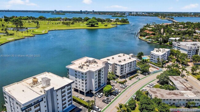 Building Photo - 9250 W Bay Harbor Dr