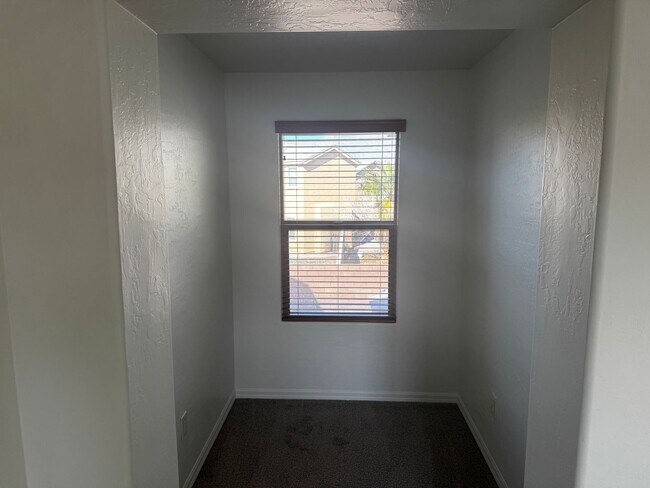 Building Photo - Aliante Home for Rent - 3 Bed, 2.5 Bath with 2 Car Garage